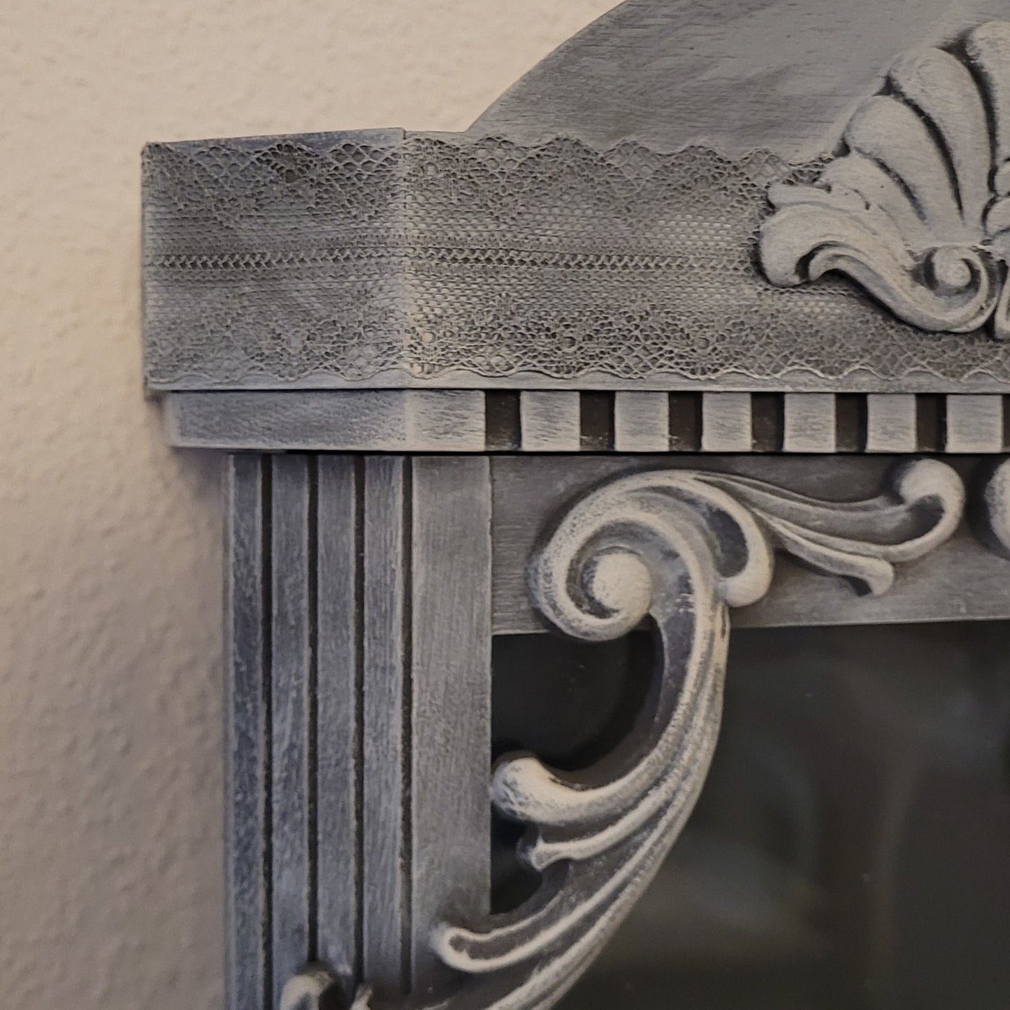 Uhrenschränkchen "Liana"