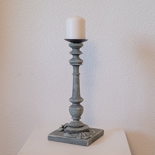 Kerzenständer aus gedrechseltem Regalteil