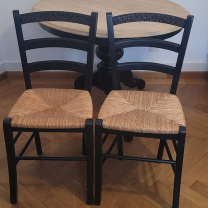 Tisch rund mit zwei Stühlen (Set)