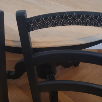 Tisch rund mit zwei Stühlen (Set)