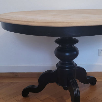 Tisch rund mit zwei Stühlen (Set)