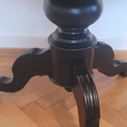 Tisch rund mit zwei Stühlen (Set)